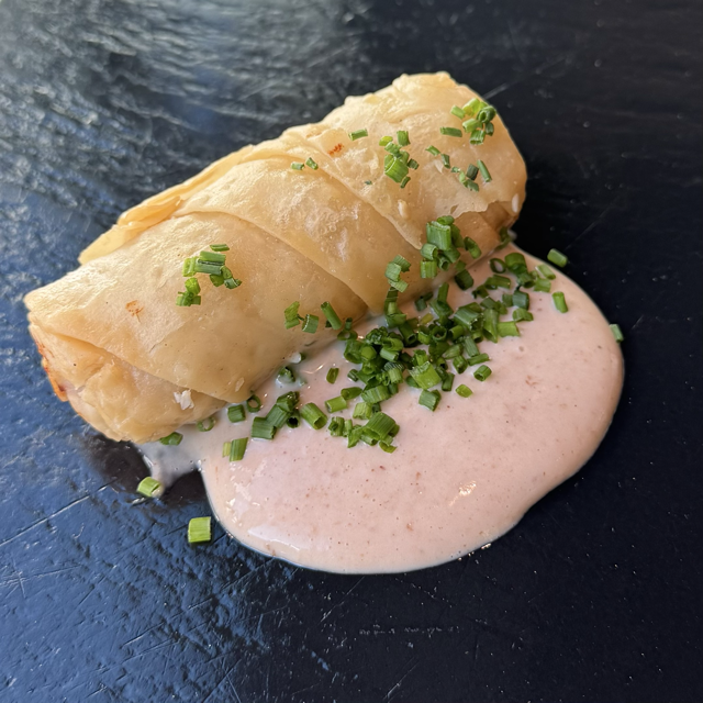 Butterdej med sursød kylling